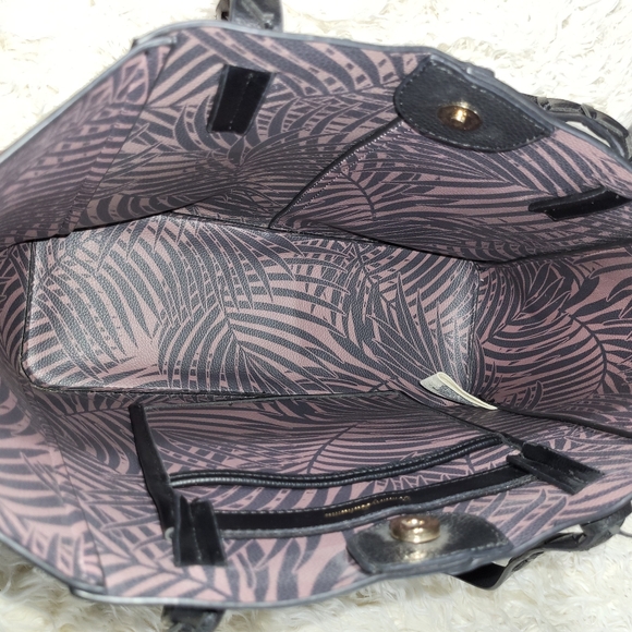 Tommy Bahama Genuine Leather Black Tote Bag - Picture 12 of 16